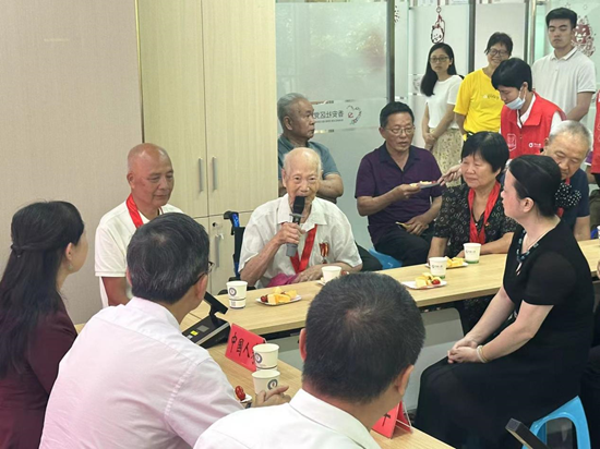 香安社区党委联合中国人寿举办“弘扬伟大建党精神，凝聚团结奋斗力量”主题党日活动暨香安社区党员政治生日会